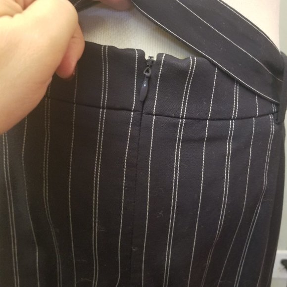 Banana Republic striped Navy mini skirt (X11) - Picture 8 of 8